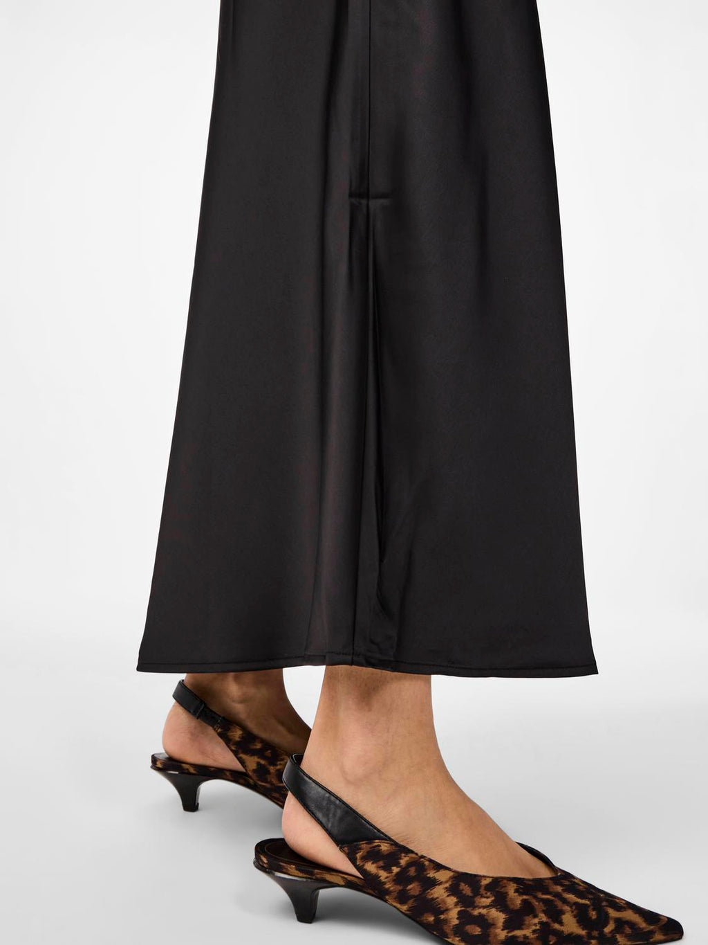 YASPELLA Long Skirt - Black